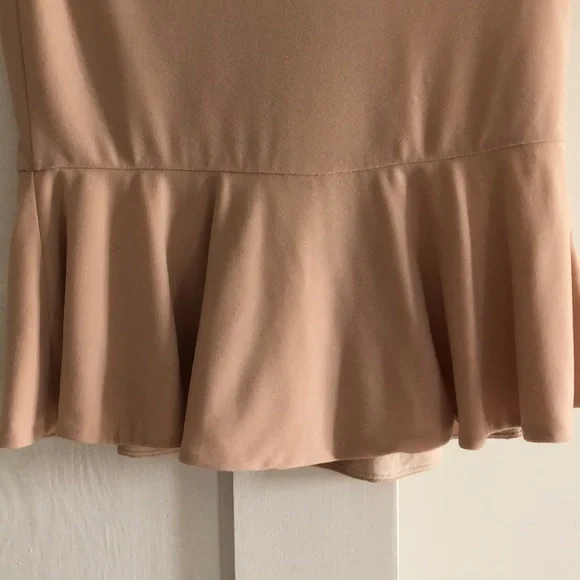 Alice and Olivia Cream Nude/Tan Peplum Short Sleeve Blouse - Picture 5 of 9